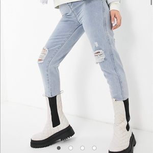 Busted mom jean in light wash